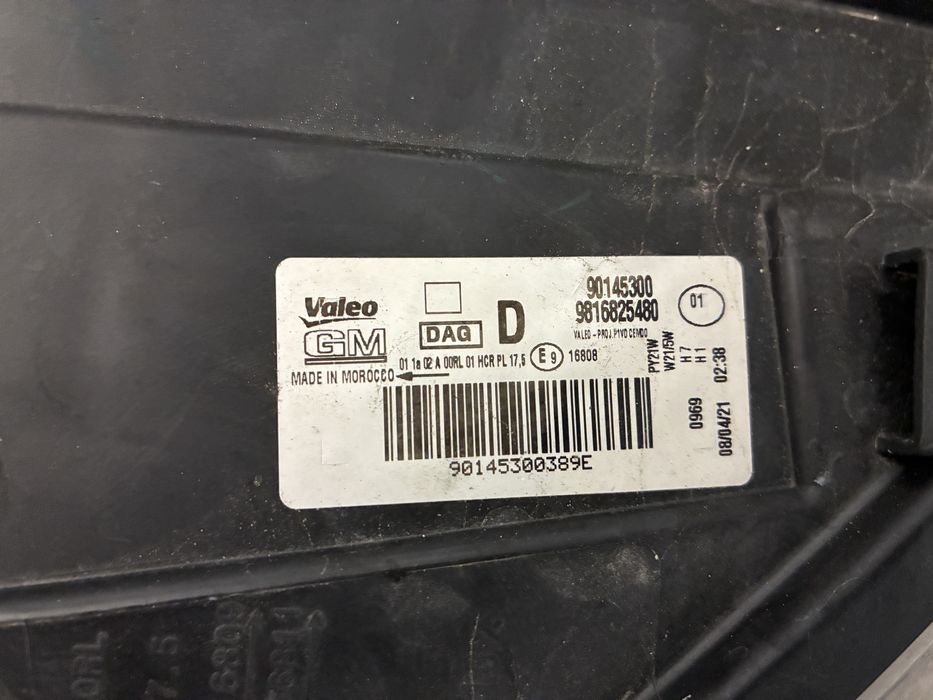 Фарове - ляв и десен за Опел комбо 2021 г