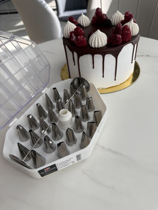 Набор кондитерских насадок 26 шт. + Термометр Le Cordon Bleu
/1/