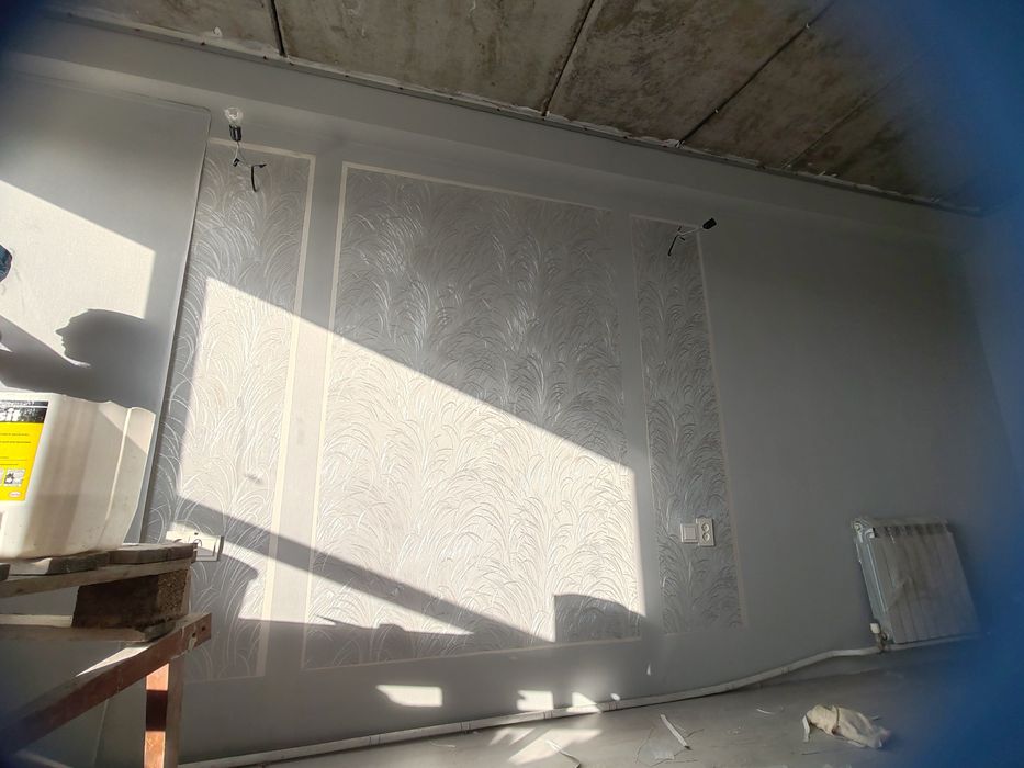 Поклейка обоев,покраска.