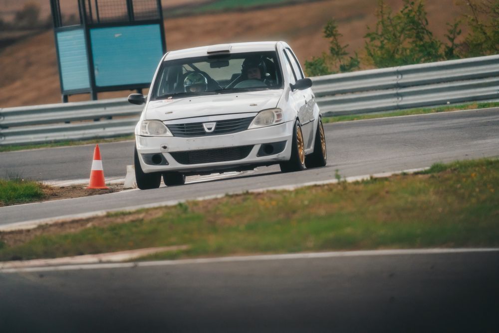 Dacia Logan Rally destinata competitiilor sportive