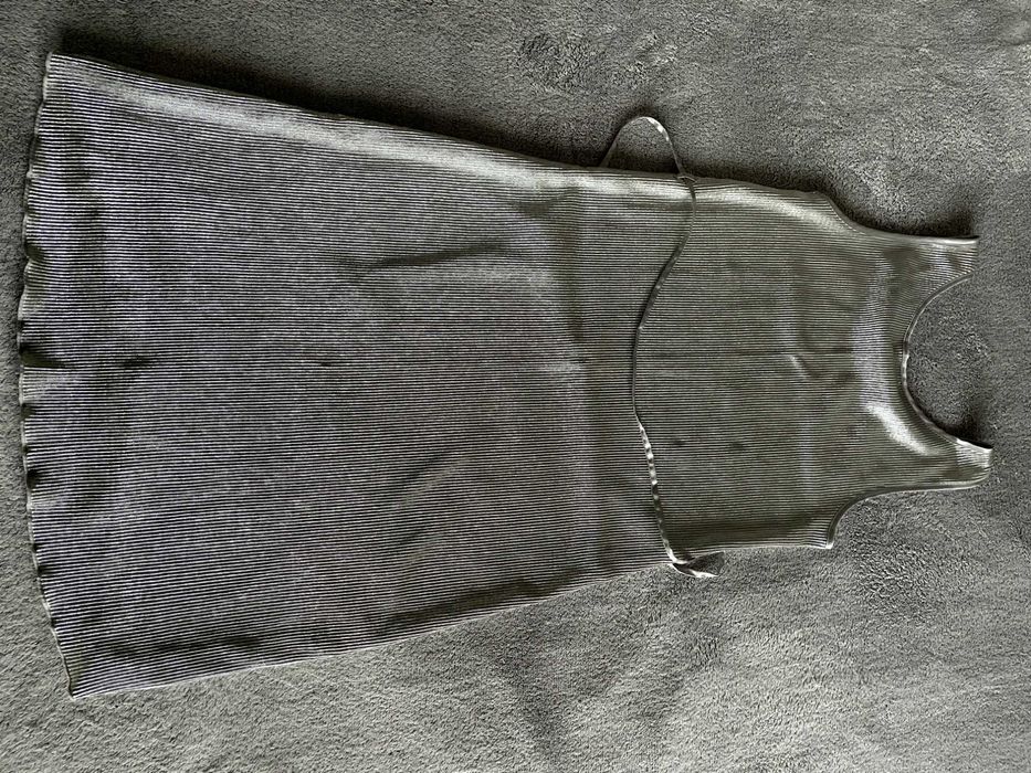 Vand rochie Amisu argintie, fara maneci, 40, lucioasa, noua, eticheta