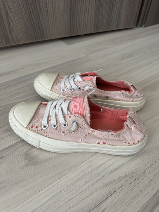 Converse fetite