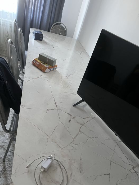 Стол новый не пользовались срочно продам !