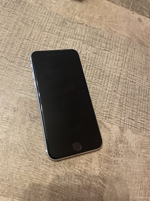 Iphone SE 2020 64GB бял