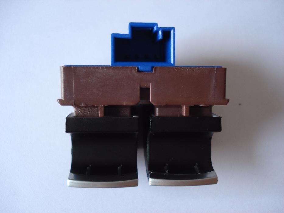 Бутон / копче за отваряне на багажник и резервоар vw passat b6,CC,Eos