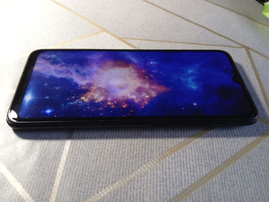 Телефон Redmi 9C с защитным стеклом и чехлом.