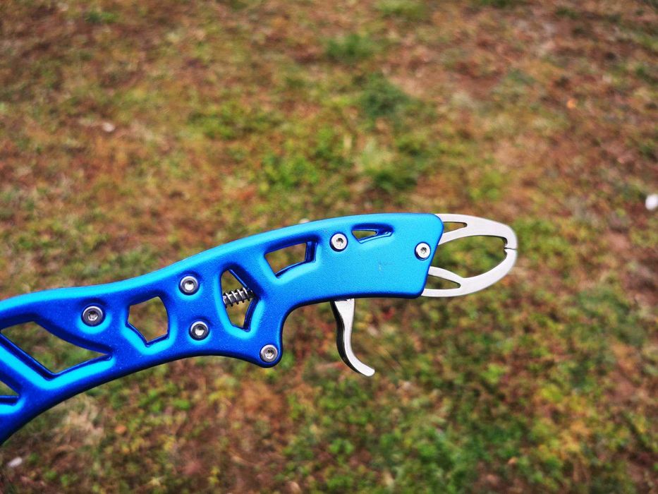 Метална щипка ( грипер) за риболов на хищници