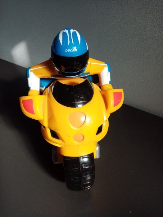 Vînd motoretă copii Chicco Ducati