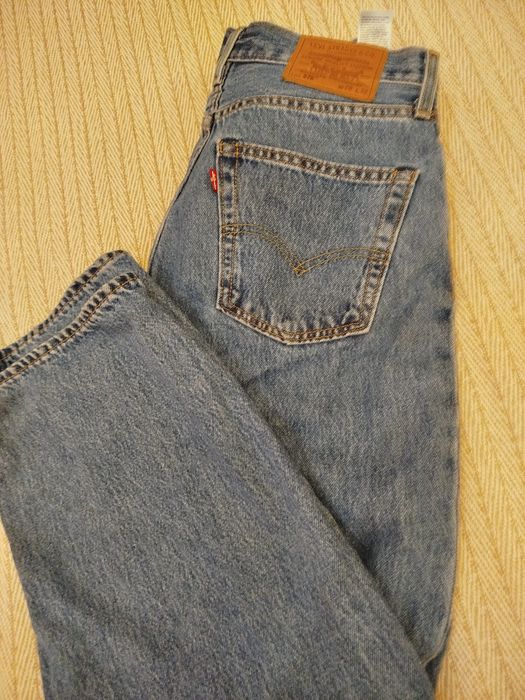Продам мужские джинсы Levi's