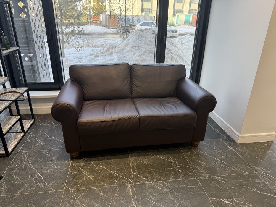 Диван ZETA в хорошем состоянии