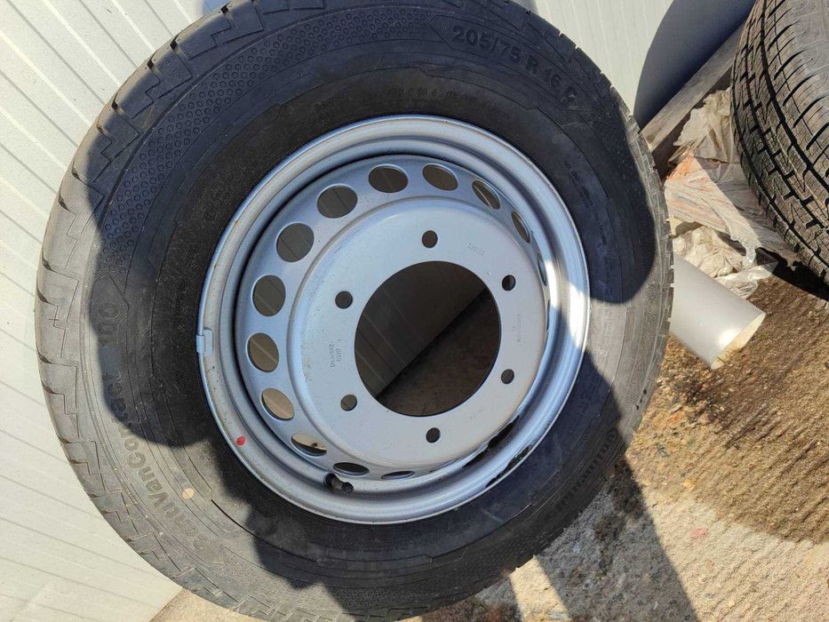 Гуми 205/75 R16C Continental нови с джанти