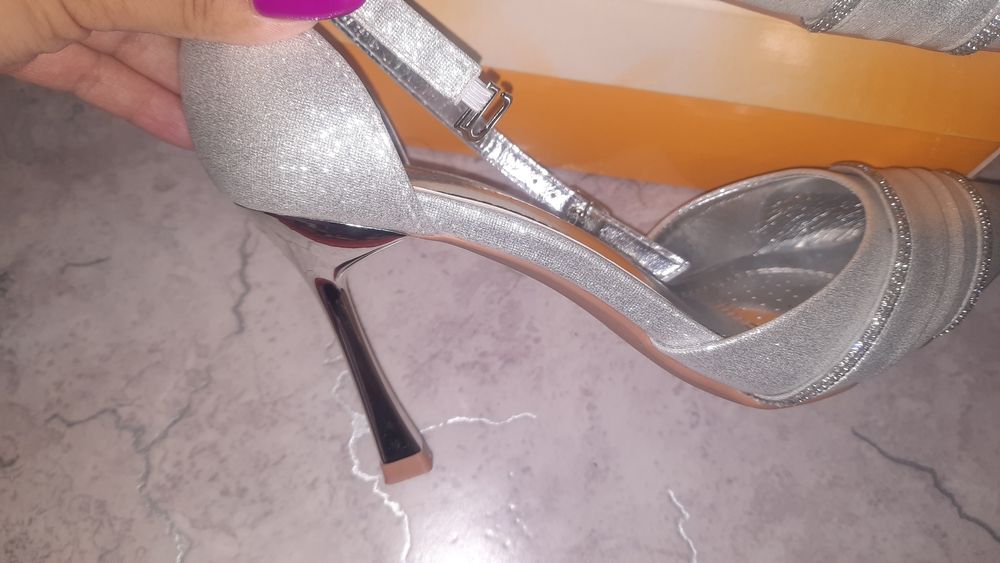 Туфли на каблуке