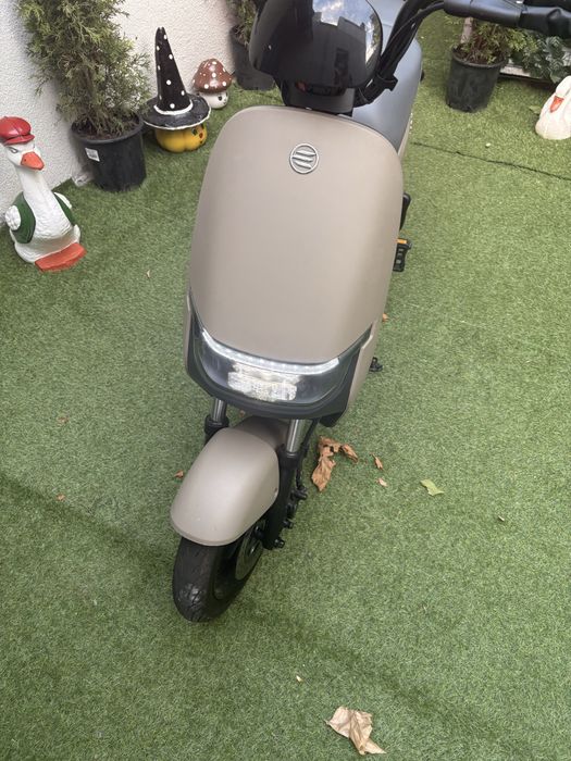 Vand scuter saige  electric