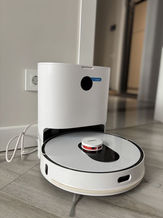 Продаю робот-пылесос Roidmi Eve Plus (SDJ01RM)