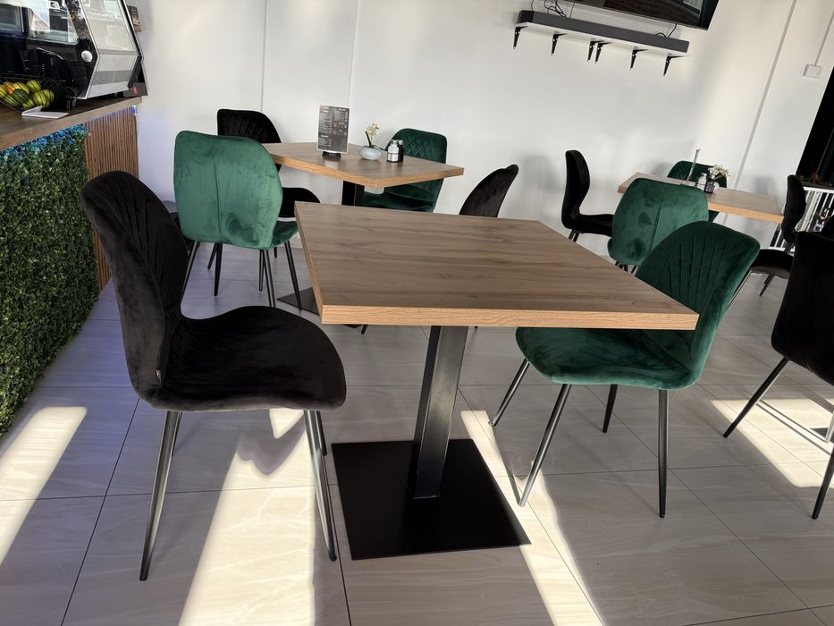 Vând mese lemn pentru HoReCa