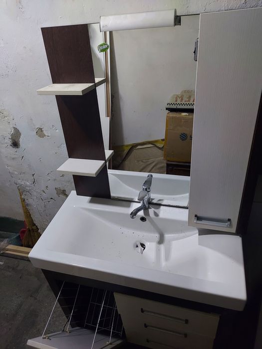 Продаю мебель для ванной комнаты