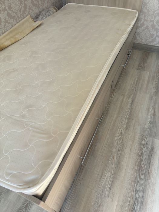 Кровать односпальная