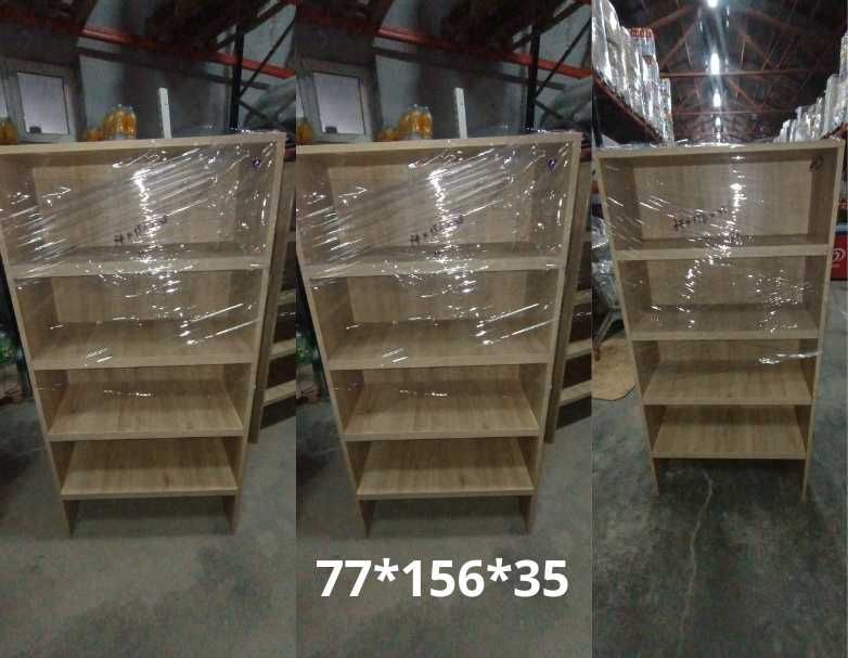 Дървени етажерки и скрин с чекмеджета