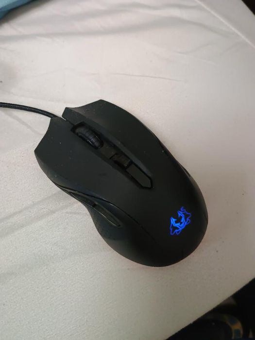 Laptop Auusda + mouse + casti jbl + 2 mouse pad-uri