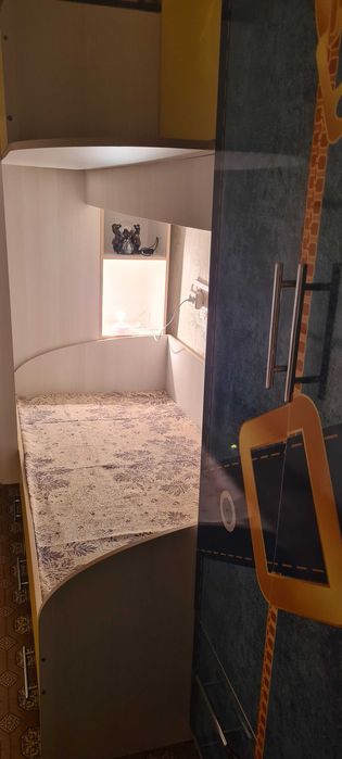 Продам двухярусную кровать