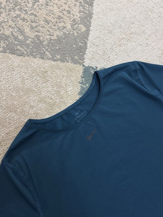Дамска тениска Nike