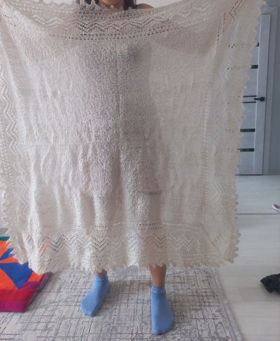 Продам оренбургский пуховый платок