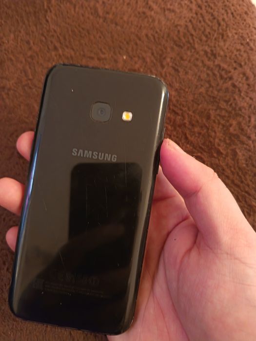 Samsung a3 2017 сост хор.