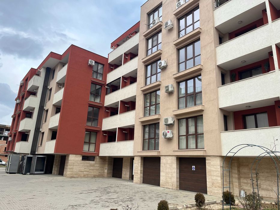 Отдава под наем напълно обзаведен апартамент в кв. Васил Левски