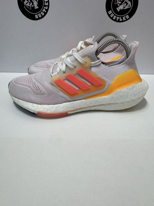 Маратонки ADIDAS ULTRA BOOST 22 W.Номер 36