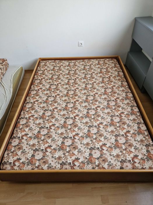 Гардероб 5 крила с надстройка, легло и ракла