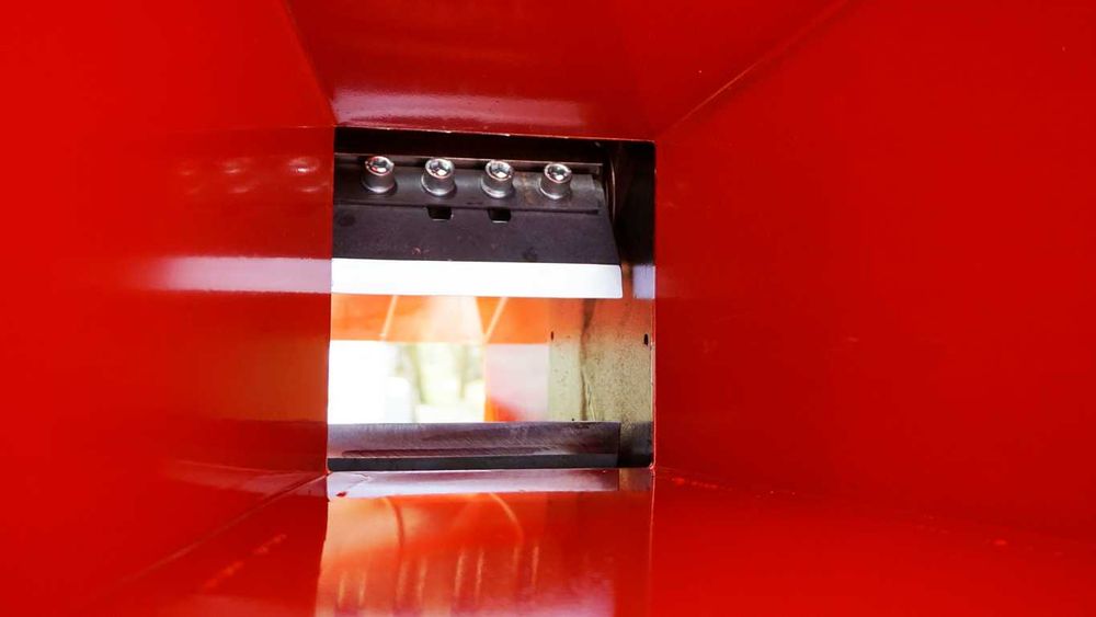 Tocător crengi R-150 cu bandă rulantă