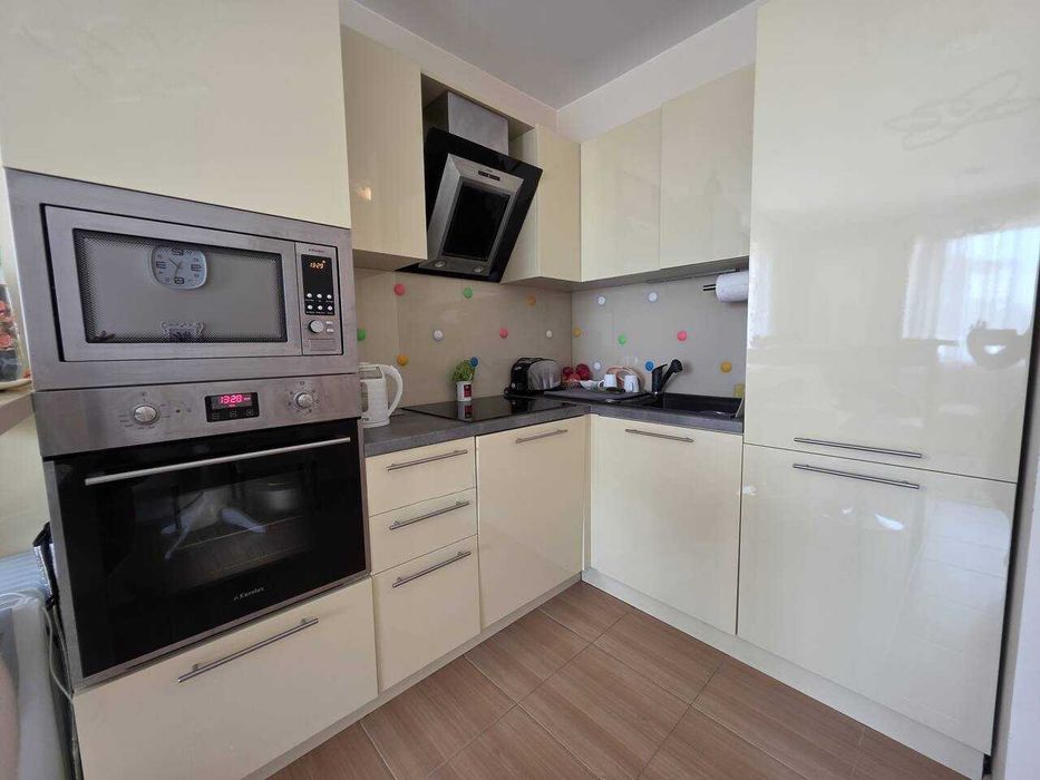 Продава се Тристаен апартамент в Несебър - 77 кв.м за 1559 €/кв.м - Снимка #2