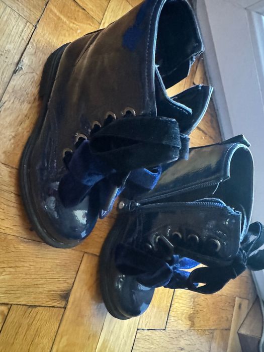 Лачени боти за момиче