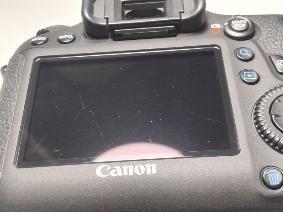 Canon 6D - body 13.5k cadre, 3 baterii