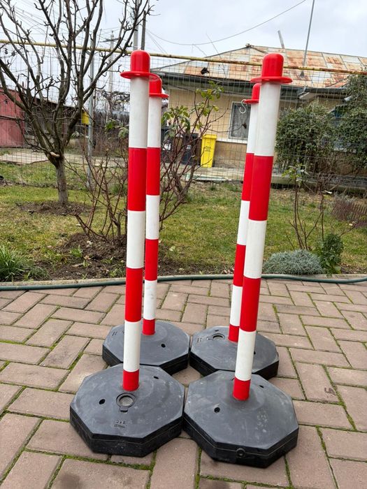 4 stâlpi semnalizare trafic cu lanț