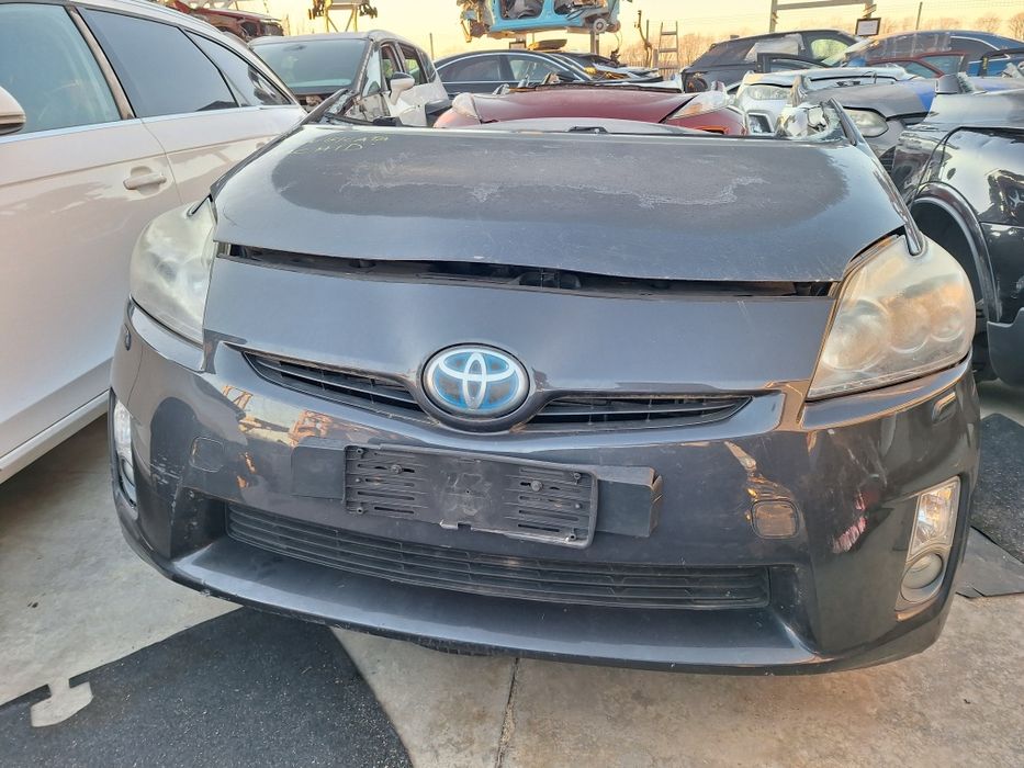 Предна броня с парктроници Toyota Prius / Тойота Приус 2012г.