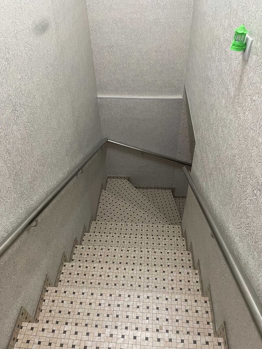 Keles  8  ta  xona  uy