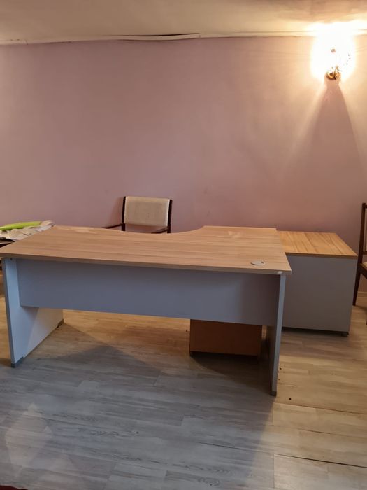 Стол руководителя с тумбой
