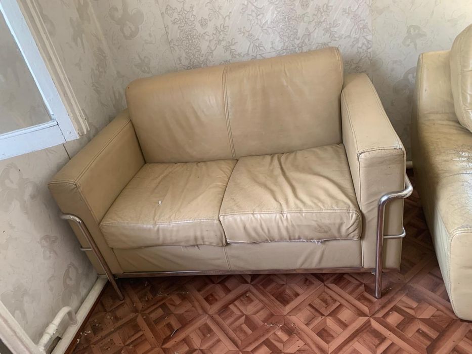 кожаный диван б/у