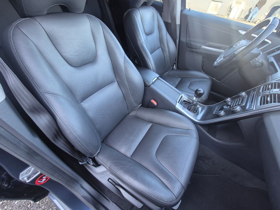 Volvo XC60 D3 2.0D 136 CP – 5 Cilindri – 2014  /Xenon / Piele / Clima