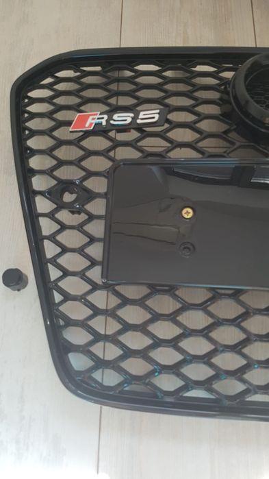 Grila-Fagure-RS5-Look-Audi-A5-B8.5-2011-2016-Negru-Lucios-Premium-Noua
