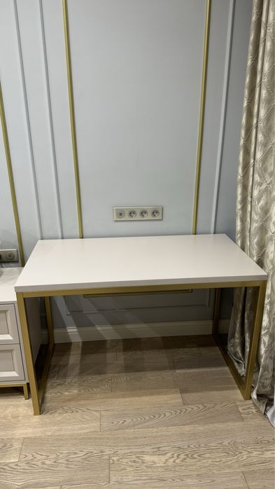 Письменный, рабочий стол