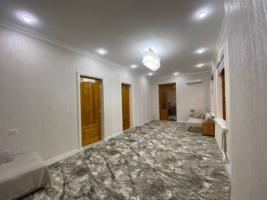 Shaharning markazida ajoyib ixcham hovli