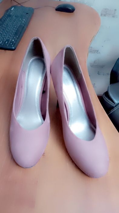 Продам туфли праздничные