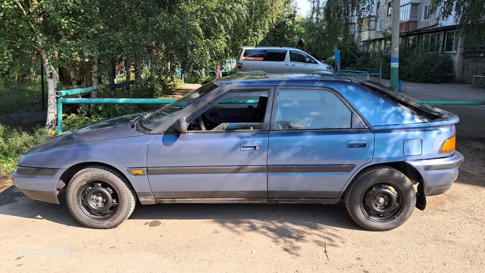 Мазда 323 F BG 1990 года