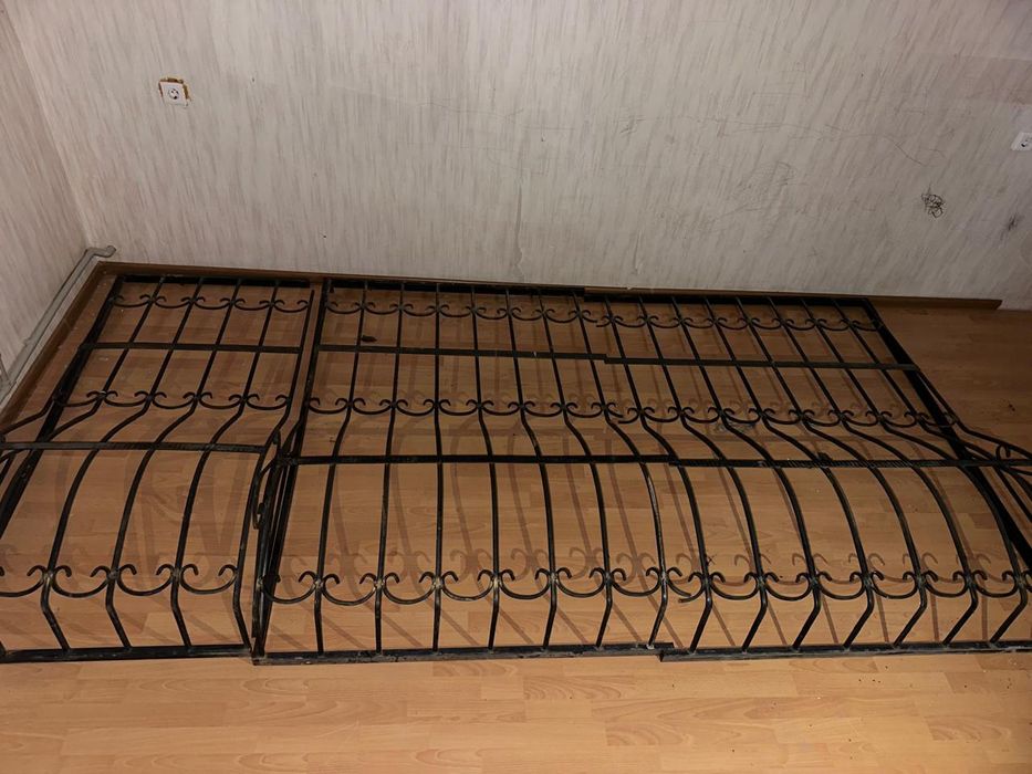 Решётки для окон и для балкона