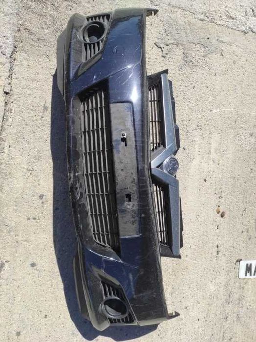 Bara fata Opel Tigra B, pe negru.