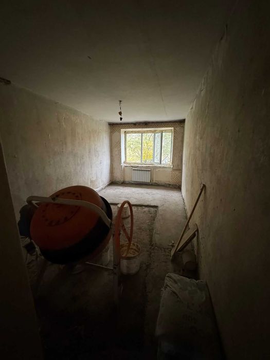 срочно продам 2 ух ком кв. 9600 без ремонта