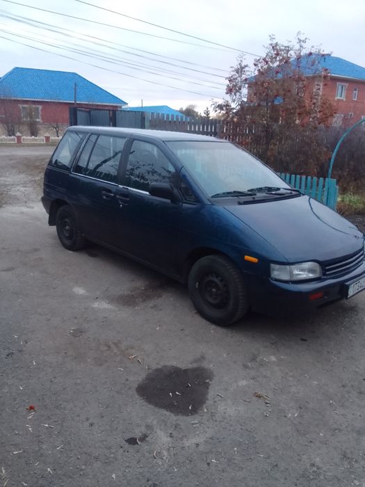 Продам Nissan prairia m11
