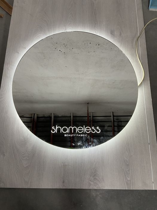 Огледала по поръчка с лед светлина